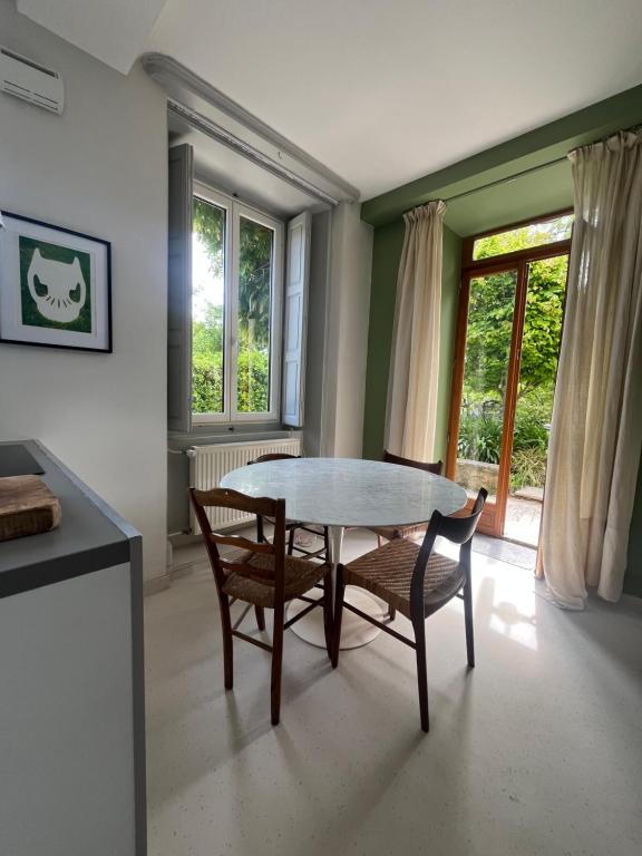 Casa mARTa : Suites, terrasses et vue panoramique - One-Bedroom Apartment With Garden