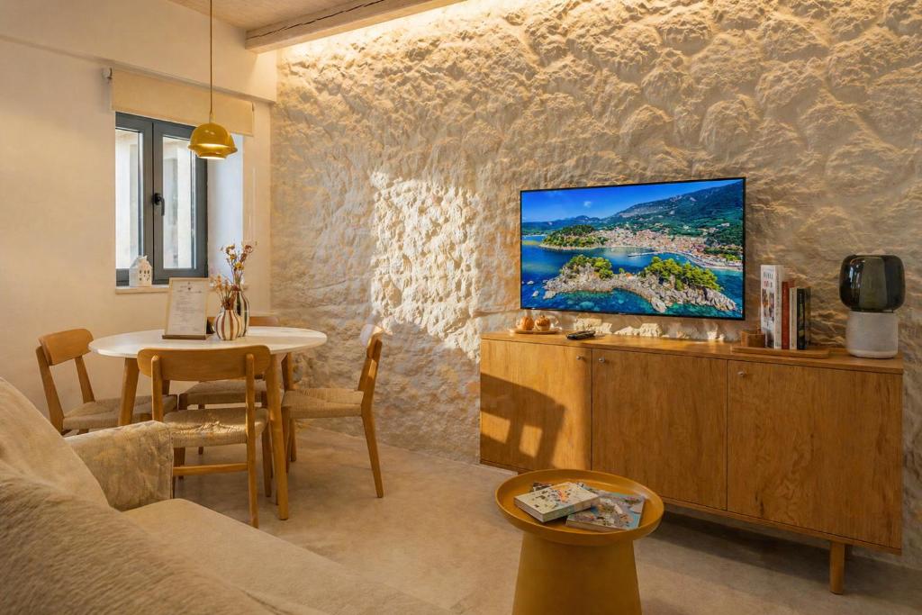 Lumo Guesthouse-Stone Maisonette in Parga Old Town