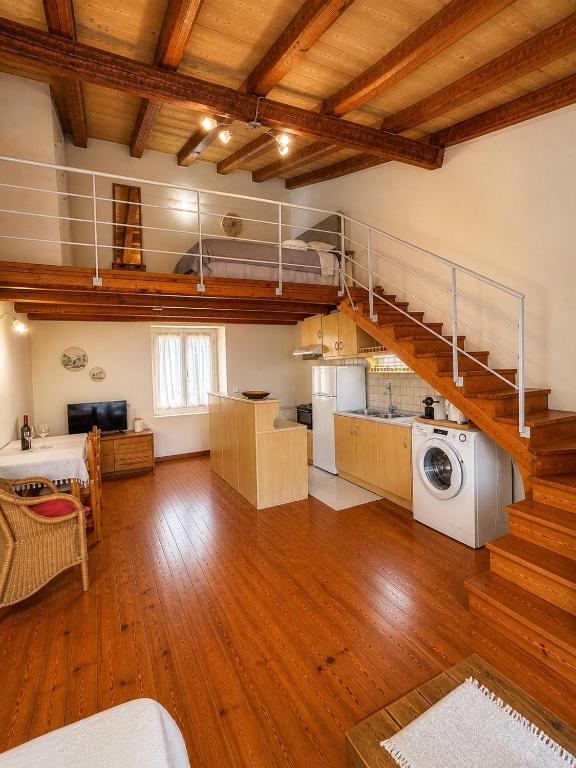 Mary's Bright Apartment · Corfu Old Town