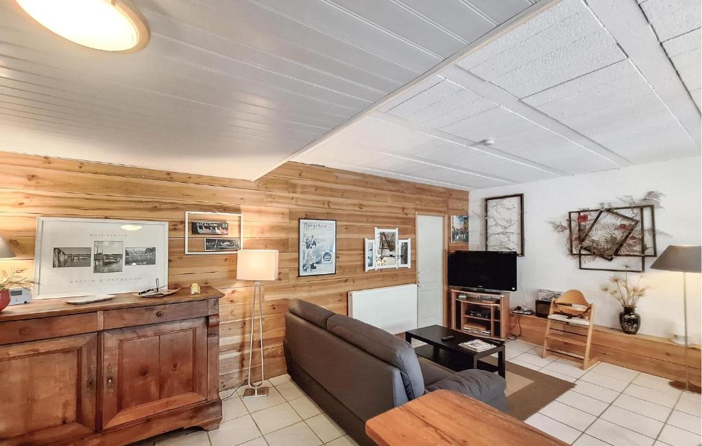 Lovely Home In Arcachon With Wifi