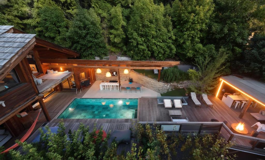 Chalet FLOCON Serre Chevalier cinéma sauna jaccuzi, piscine été
