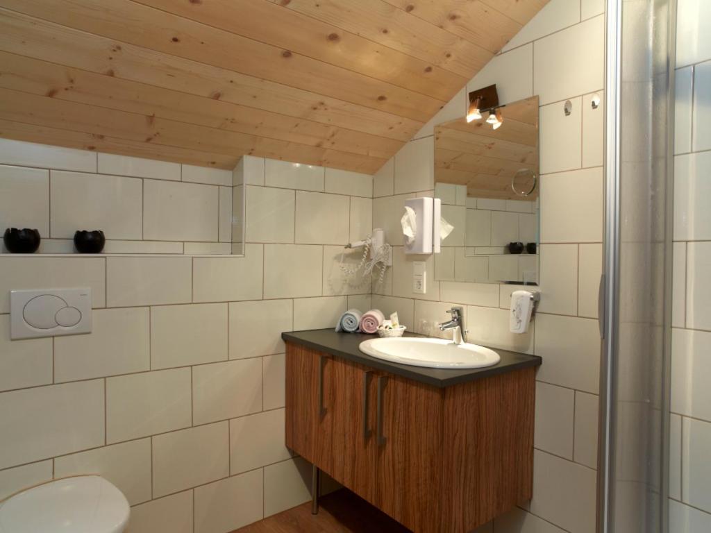 Koupelna v ubytování Wanderhotel Grüner Baum