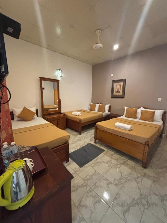 JKAB Park Hotel - Habitación Triple Estándar