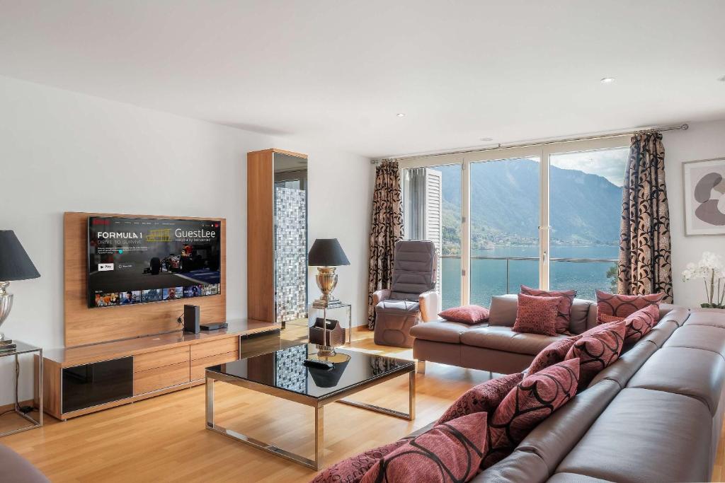Luxury Apartment in Montreux with Panoramic Views by GuestLee