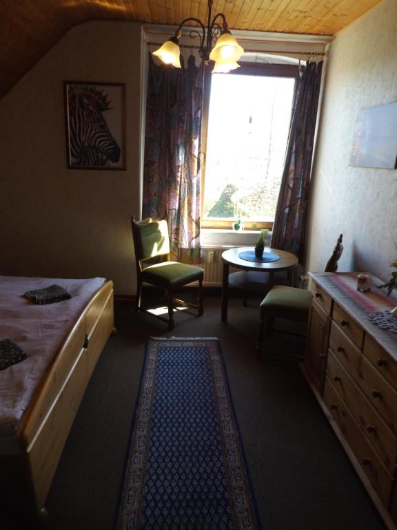 Gästehaus Hahnenkrug - Tweepersoonskamer Met Gedeelde Badkamer