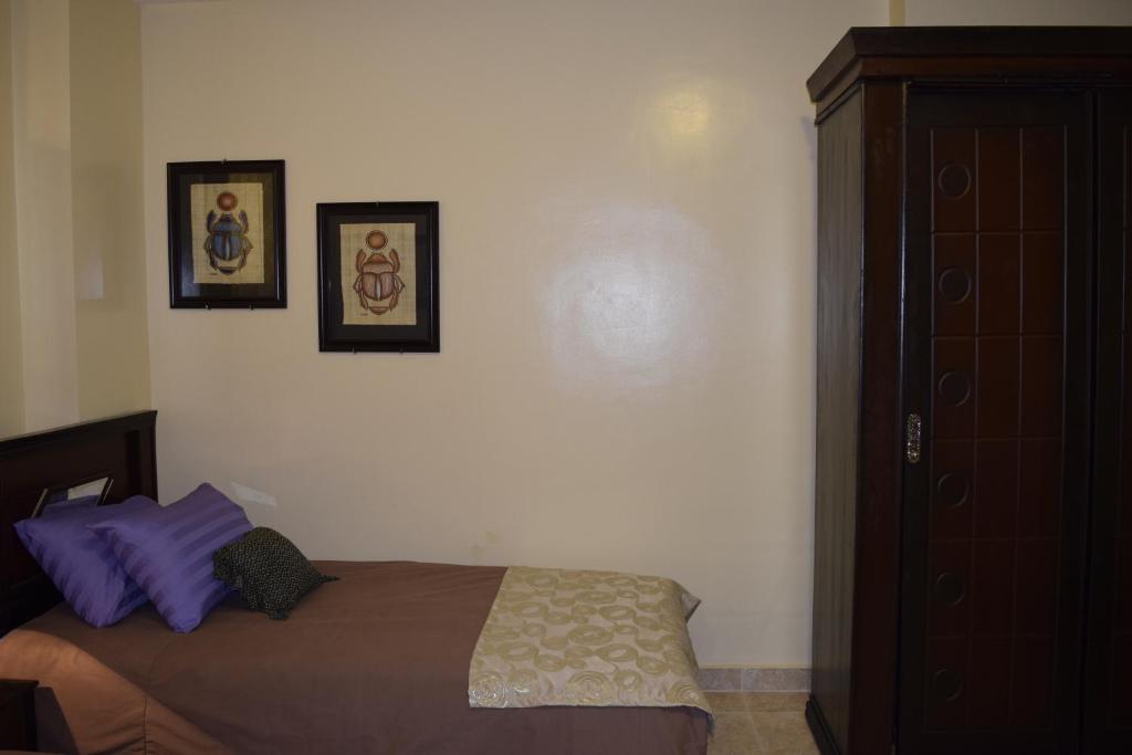 Pyramids Overlook Inn - 19