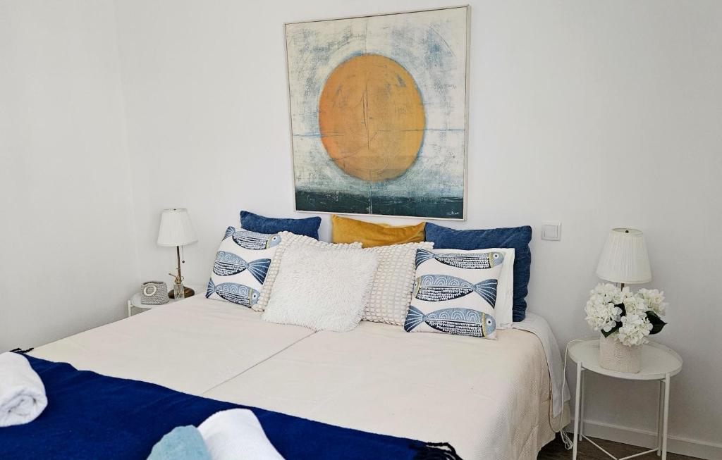 Esmeralda II - stylish with pool, private parking, AC, Wi-fi, top location, in Olhão