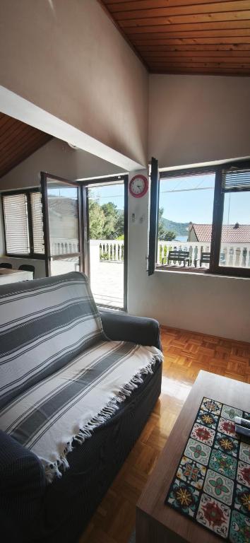 Blue Sky Apartment Primosten - Housity
