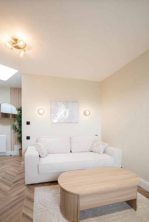 Studio Smart & Chic