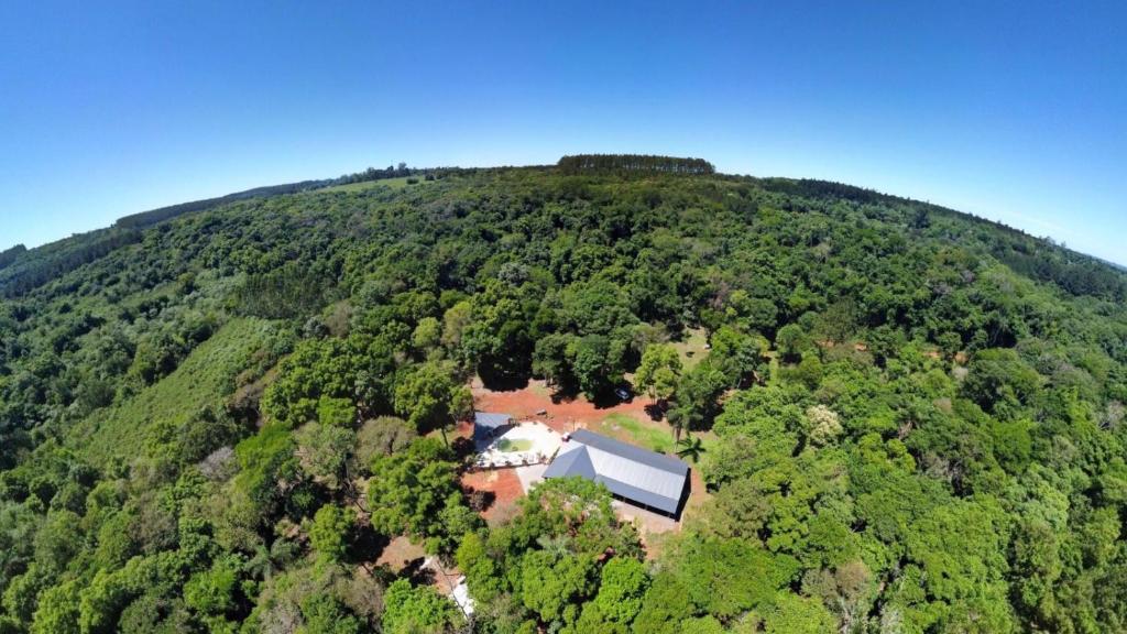 an aerial view of a house on top of a mountain at RadiX MISIONES in Puerto Leoni
