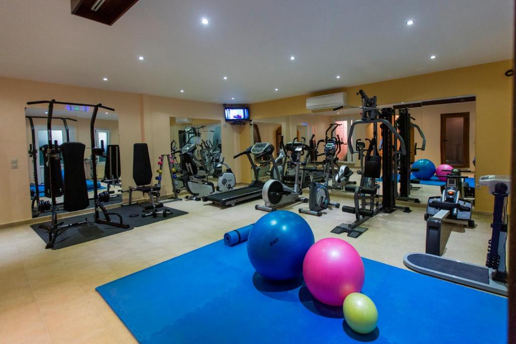 Fitness centrum a/nebo fitness zařízení v ubytování Anassa Deluxe Suites