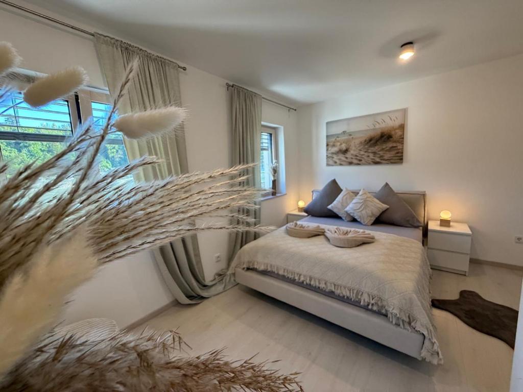 Donau-Loft near City and Highway
