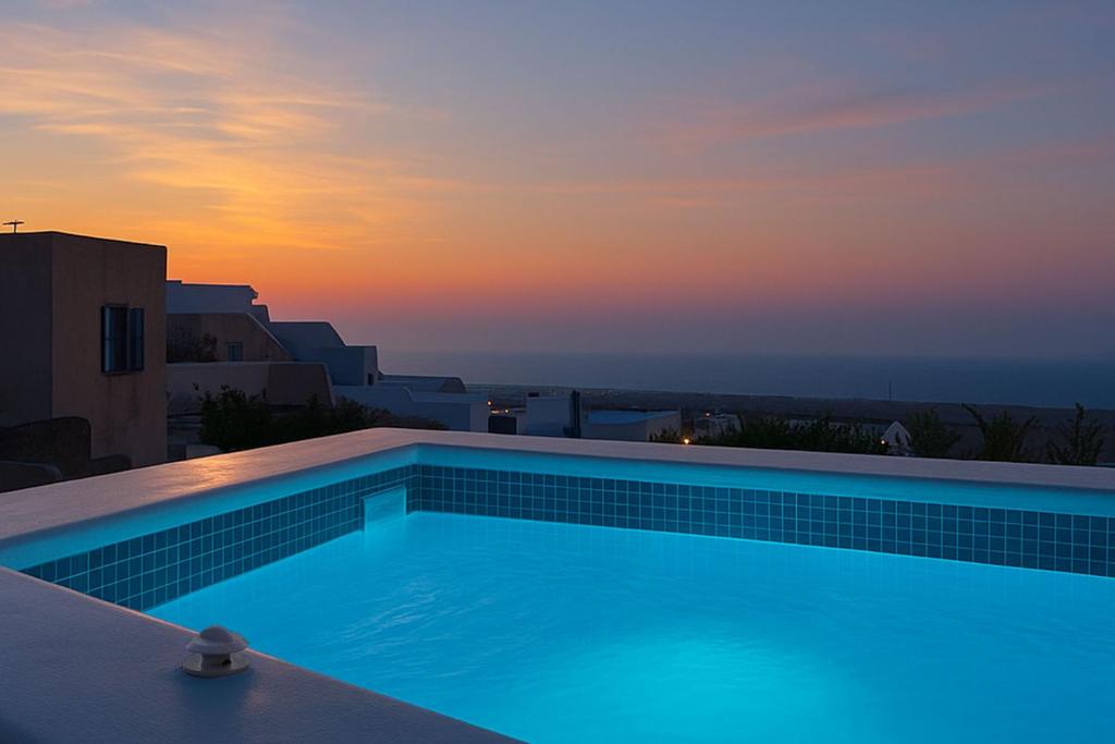 Cycladic House in Finikia Oia