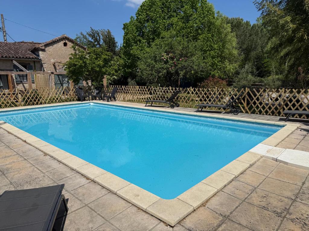 Gallery image of Gîte avec piscine & Spa - La Sacristie in Graulhet