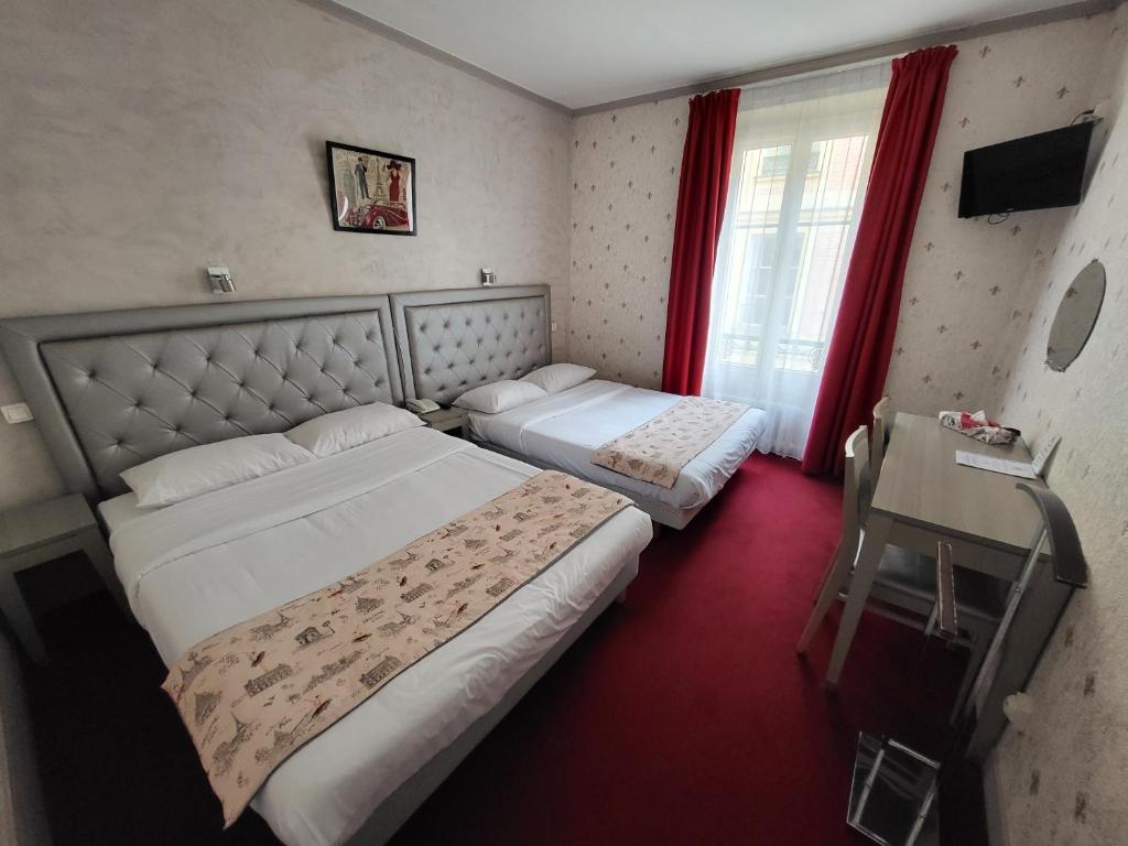 Royal Hotel Versailles - Standard Double Room With Two Double Beds