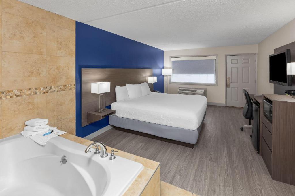 Angel Inn Near IMAX, a Travelodge by Wyndham photo