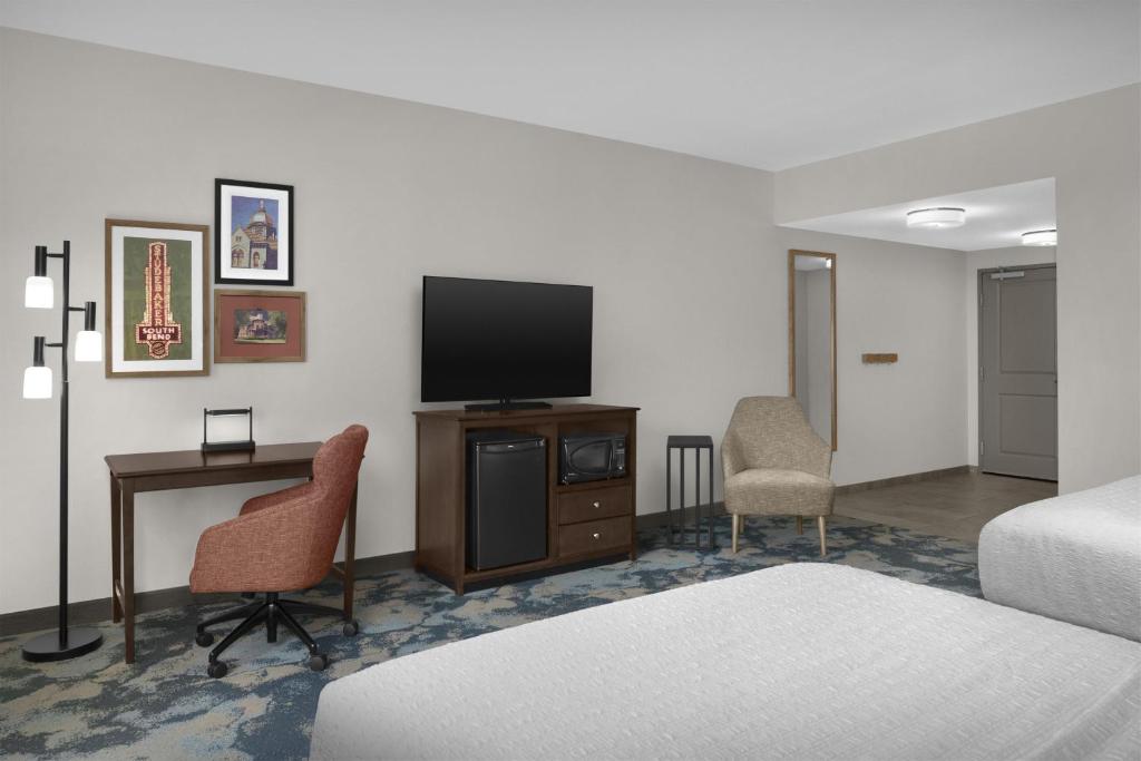 Hampton Inn & Suites Mishawaka/South Bend at Heritage Square - Error