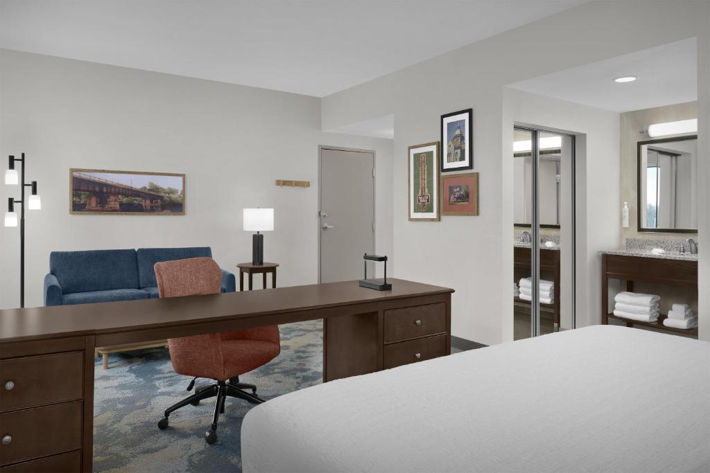 Hampton Inn & Suites Mishawaka/South Bend at Heritage Square - Error