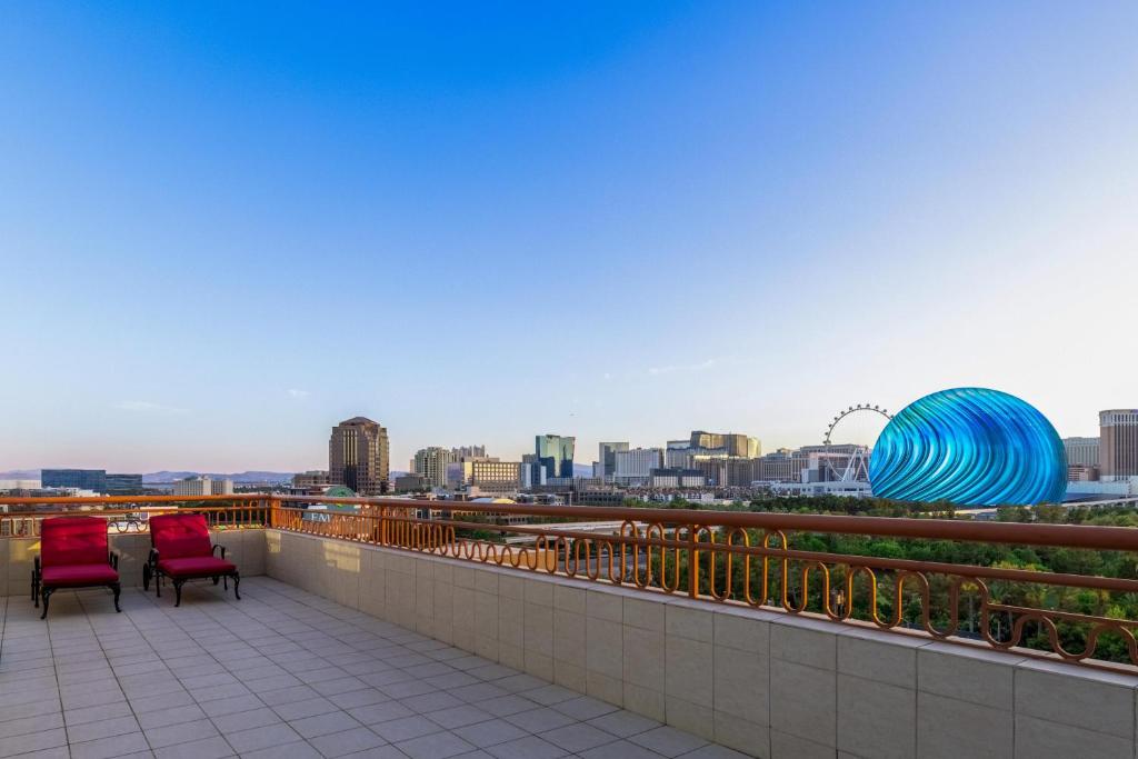 Embassy Suites by Hilton Convention Center Las Vegas photo