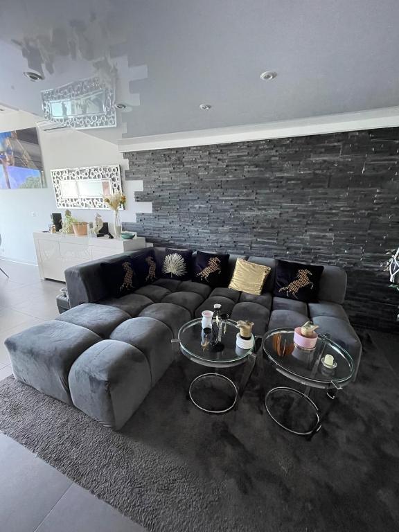 Modern and luxurious two bedroom apartment