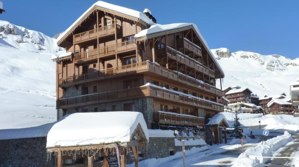 Chalets Montana Airelles during the winter