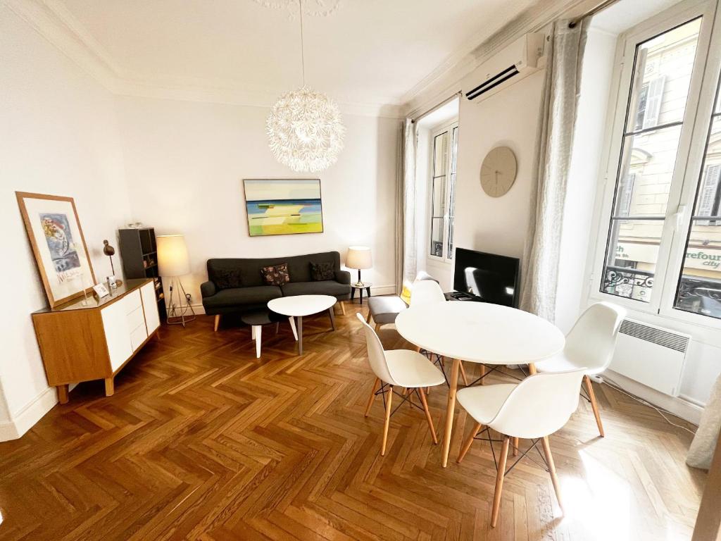 ApartHotel Riviera - 2 minutes de la plage - Exceptionnel 2 chambres AC - BALCON MEYERBEER 1