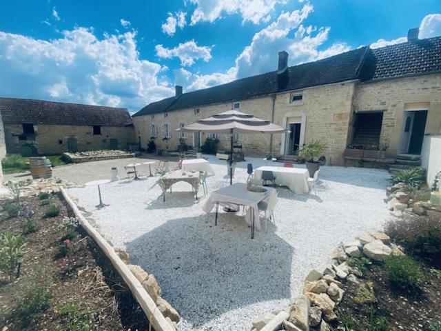 Le domaine aux herbes folles - Suite Familiar