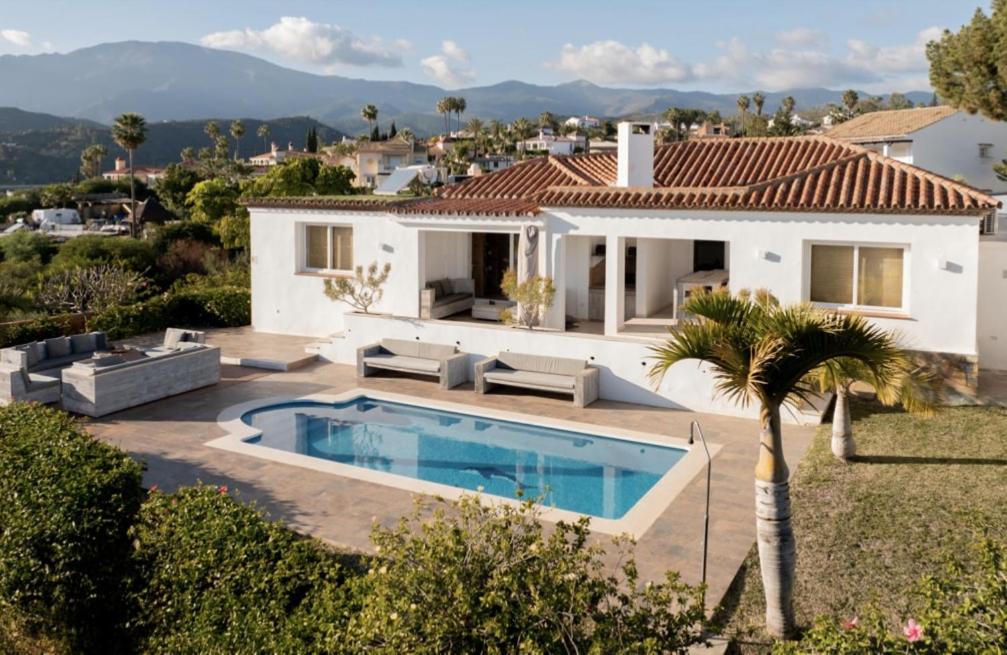 Boho-style villa in a quiet cul-de-sac