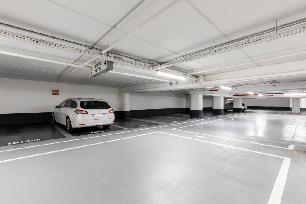 ibis Paris Porte de Montreuil photo