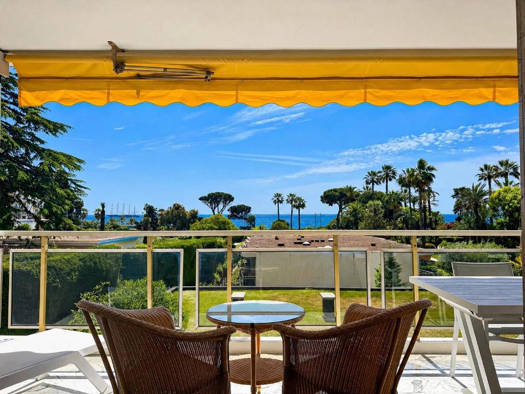 Superbes prestations terrasse piscine mer 350L