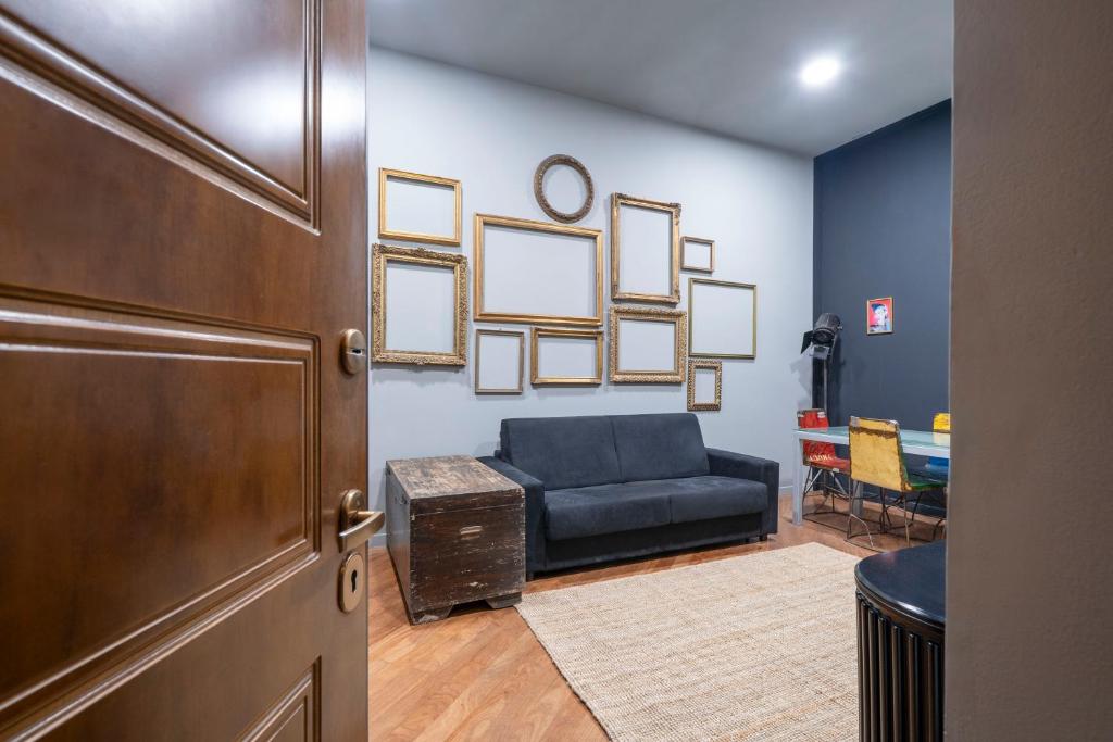 Intrho- Correnti Luxury Apartment