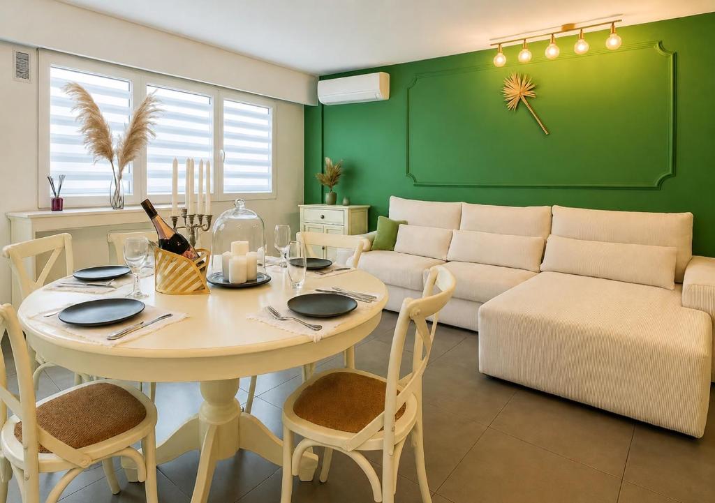 2 room apart 200m from Martinez