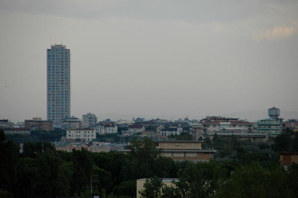 Nespecifikovaný výhled na destinaci Cesenatico nebo výhled na město při pohledu z hotelu
