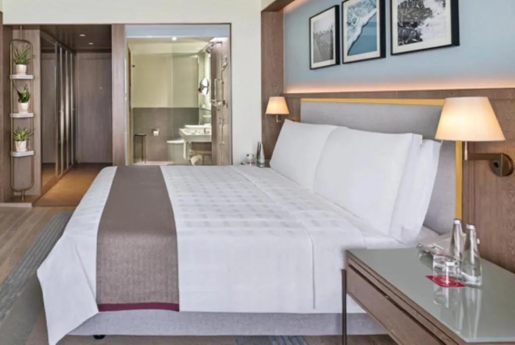 Executive Harbor View Room