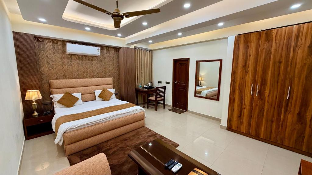 Kashish Residency - Premium Rooms — 2