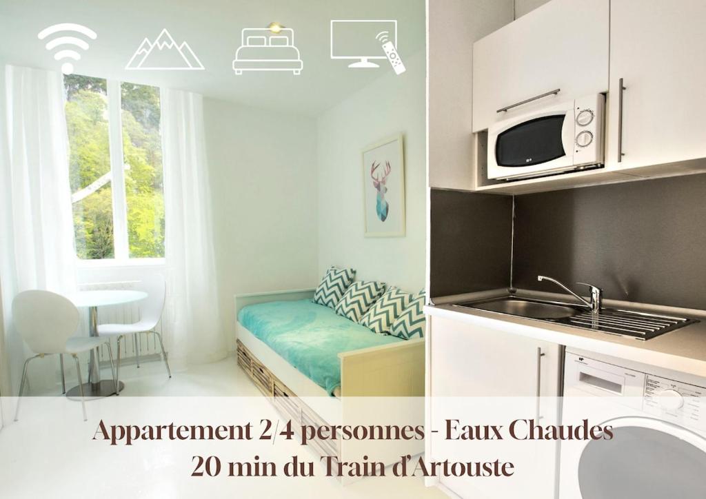 a small apartment with a kitchen and a living room at Apt 5 Eaux-Chaudes proche Laruns et Espagne in Laruns