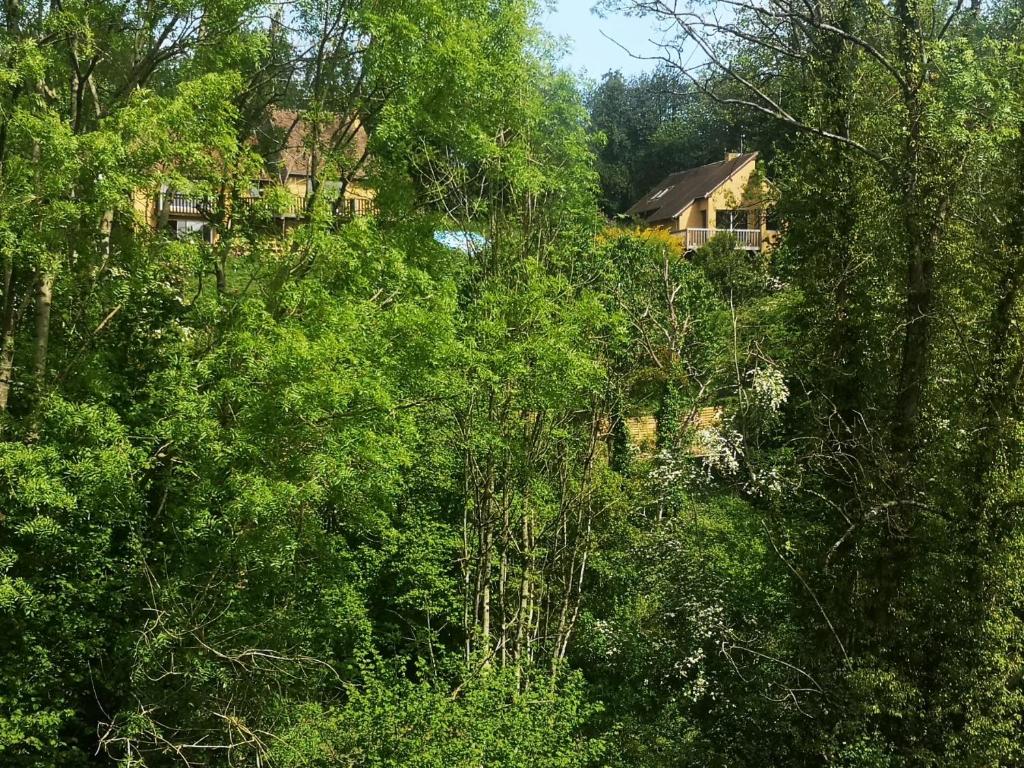 Gîte les hunières - Apartment With Garden View