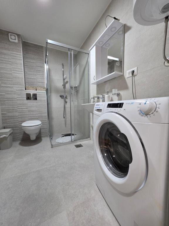 Apartmani Central 5 &amp; Free Parking 3