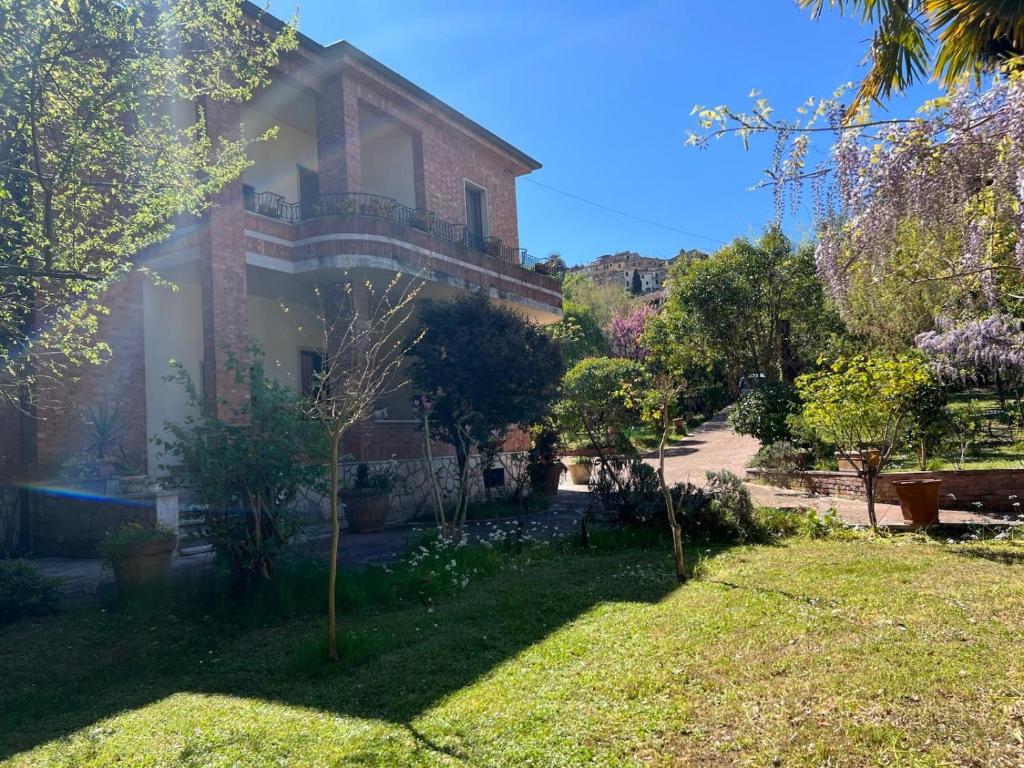 VILLA La Pineta di Sinalunga, vicino a Montepulciano e Val D'Orcia
