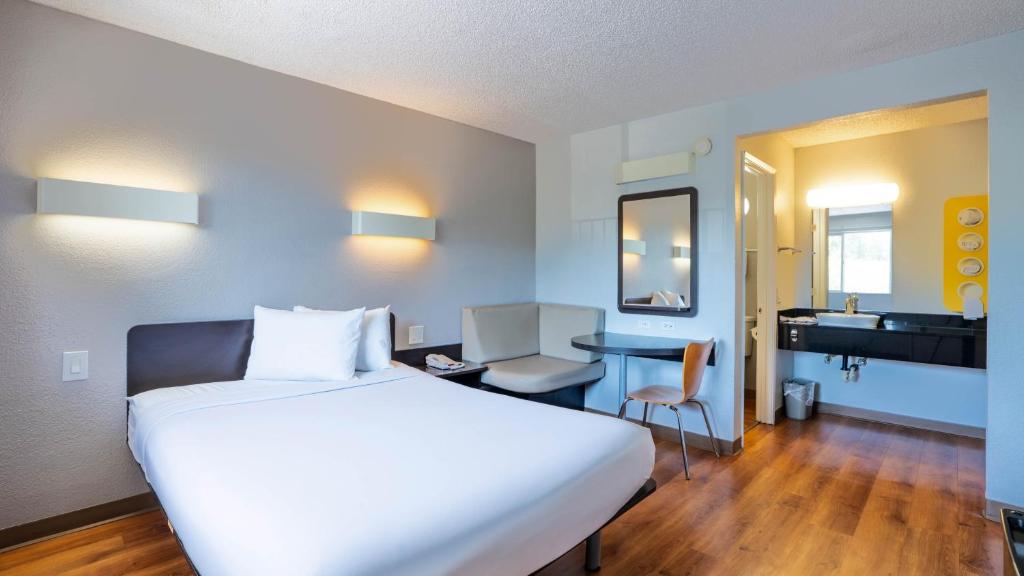 Motel 6-Pleasanton, CA photo