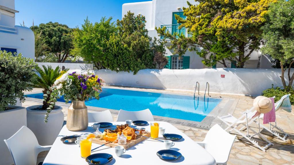 Mykonos Pearl House with Pool In the Heart of Town