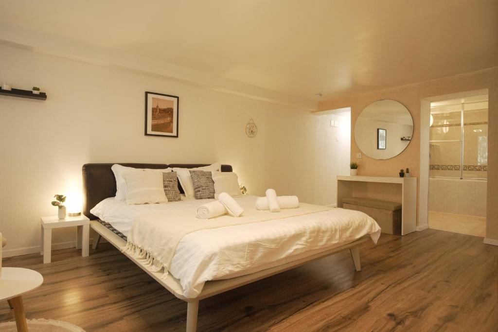 Modern Suite with Aare View - Heart of Old Town ll