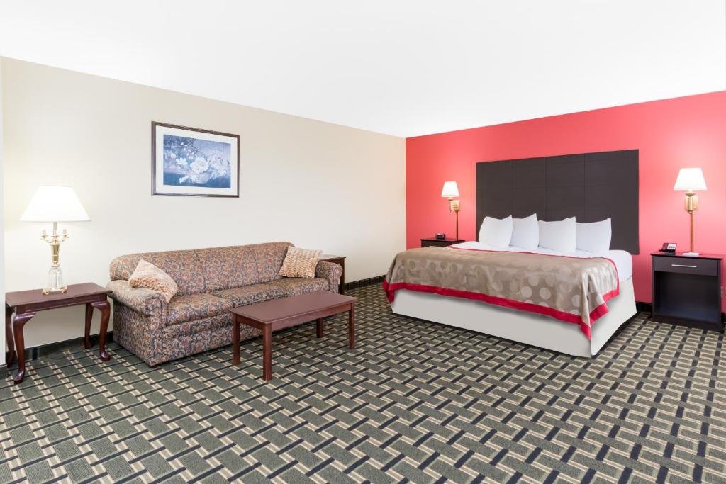 Ramada by Wyndham Vandalia - Suite Estudio Con Cama Extragrande - No Fumadores