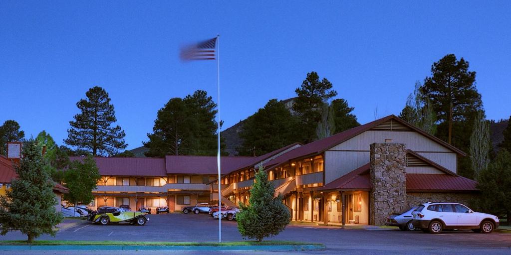 Branding Iron Motel - Housity