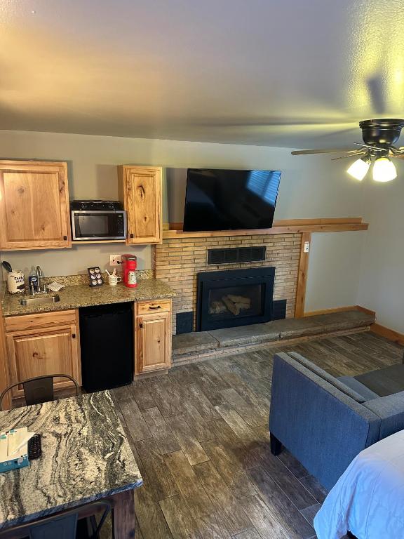 Columbine Inn photo