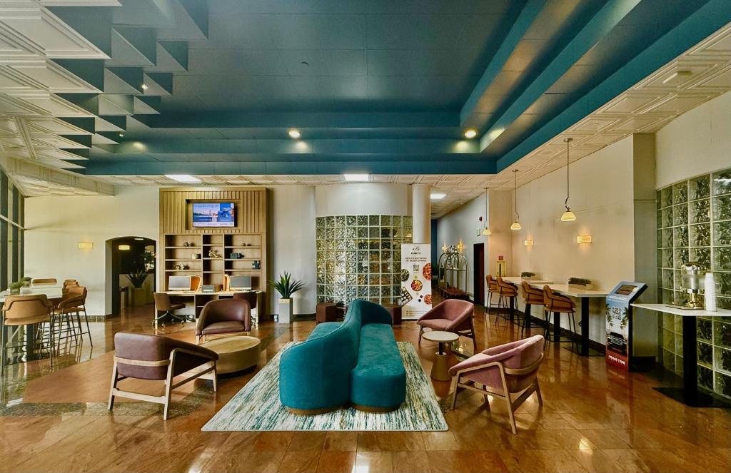 Best Western Plus Suites Hotel - LAX Airport LA Stadium photo