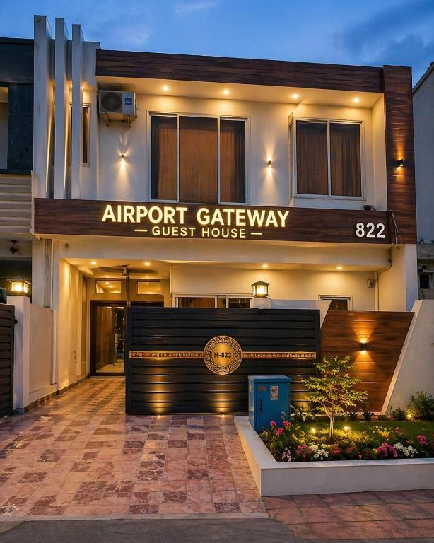 an entrance to an airport gateway guest house at Airport Gateway Guesthouse in Rawalpindi