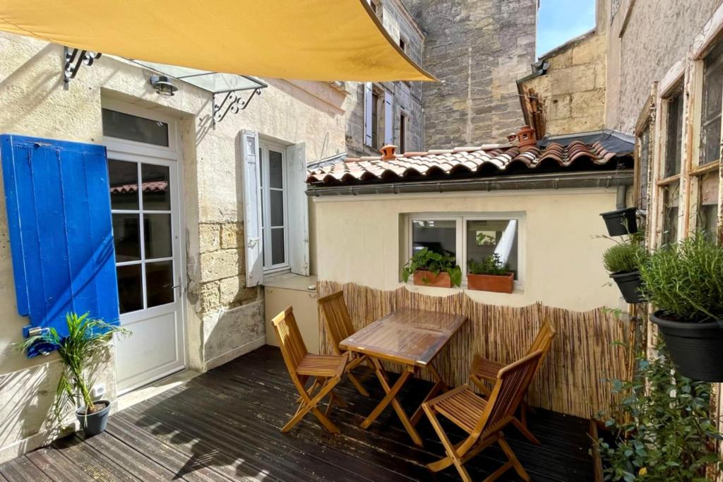 Cocoon with garden in Bordeaux