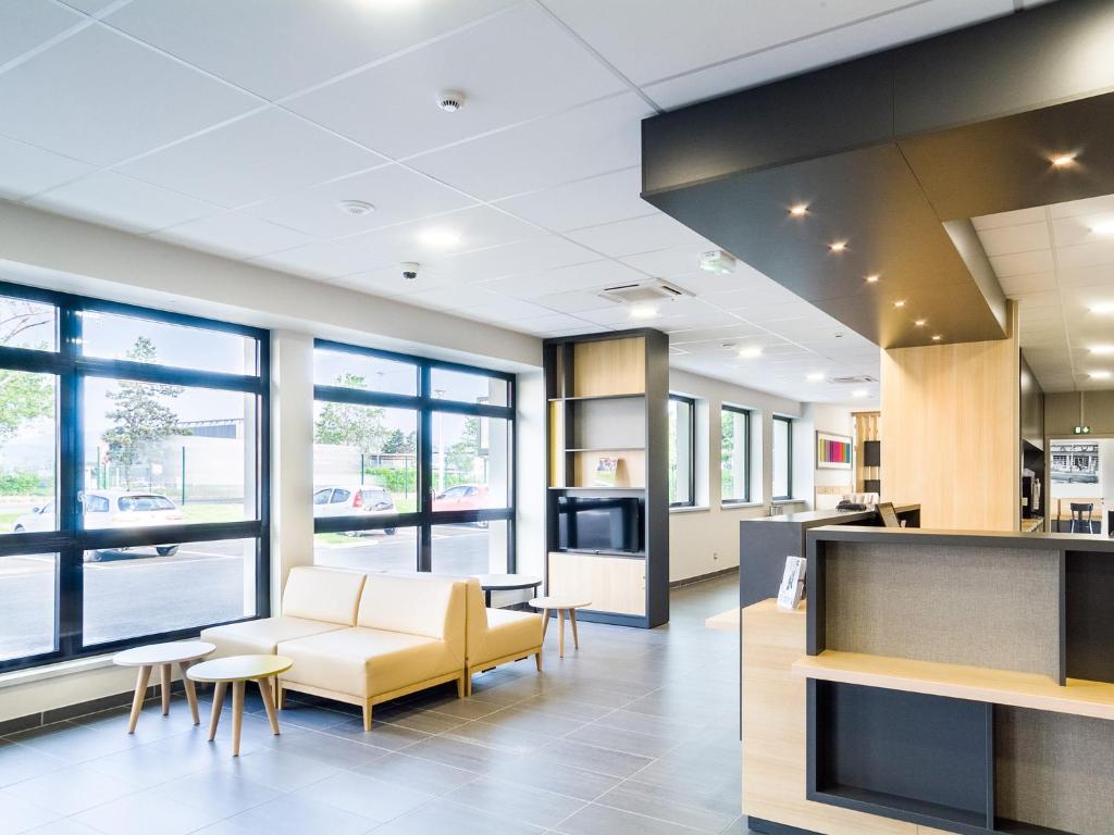 Kuchyň nebo kuchyňský kout v ubytování B&B HOTEL Colmar Expo
