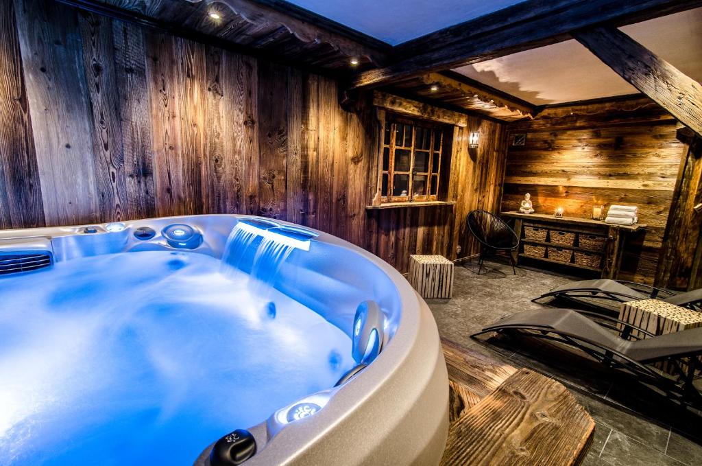 Fotografie z fotogalerie ubytování CHALET L'ETAGNE v destinaci Courchevel